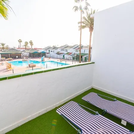 Deluxe Duplex Private Parking Апартаменты *