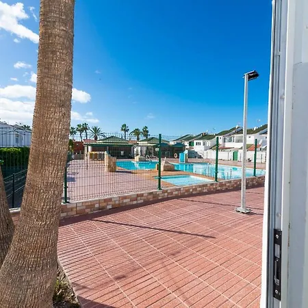 Deluxe Duplex Private Parking Апартаменты *