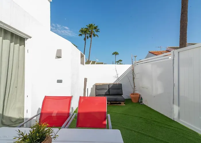 Deluxe Duplex Private Parking Апартаменты *