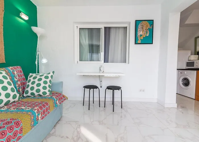 Deluxe Duplex Private Parking *